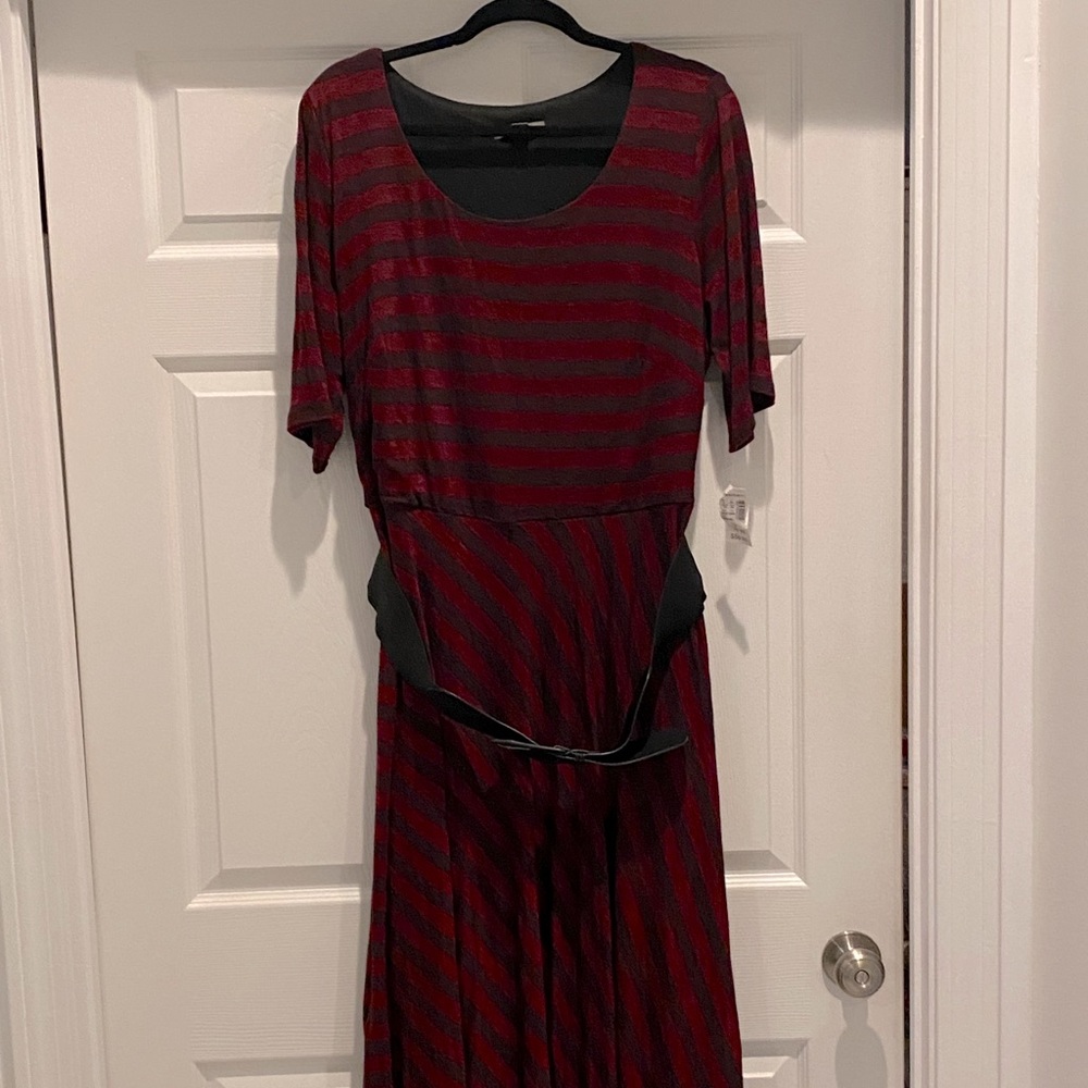 Roz & Ali NWT size 18